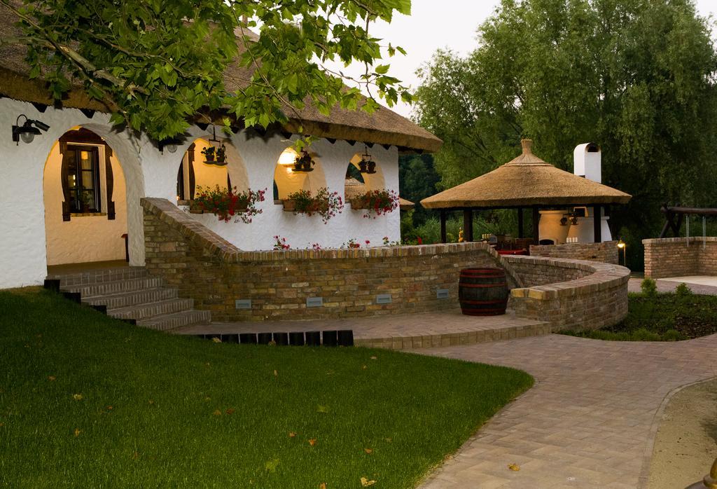 Diamant Hotel Conference, Spa & Family Resort Дунакилити Экстерьер фото